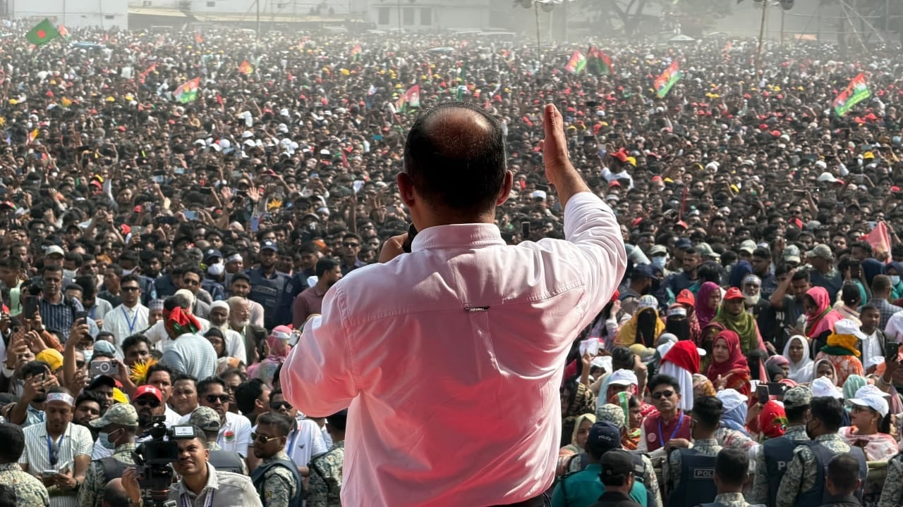 সন্ত্রাস করলে দলের লোকও ছাড় পাবে না, দুর্নীতির টুটি চেপে ধরব