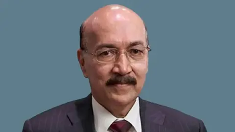 থার্ড টার্মিনালের ২৫০ কোটি টাকা আত্মসাতের অভিযোগ: তারিক সিদ্দিককে দুদকে তলব