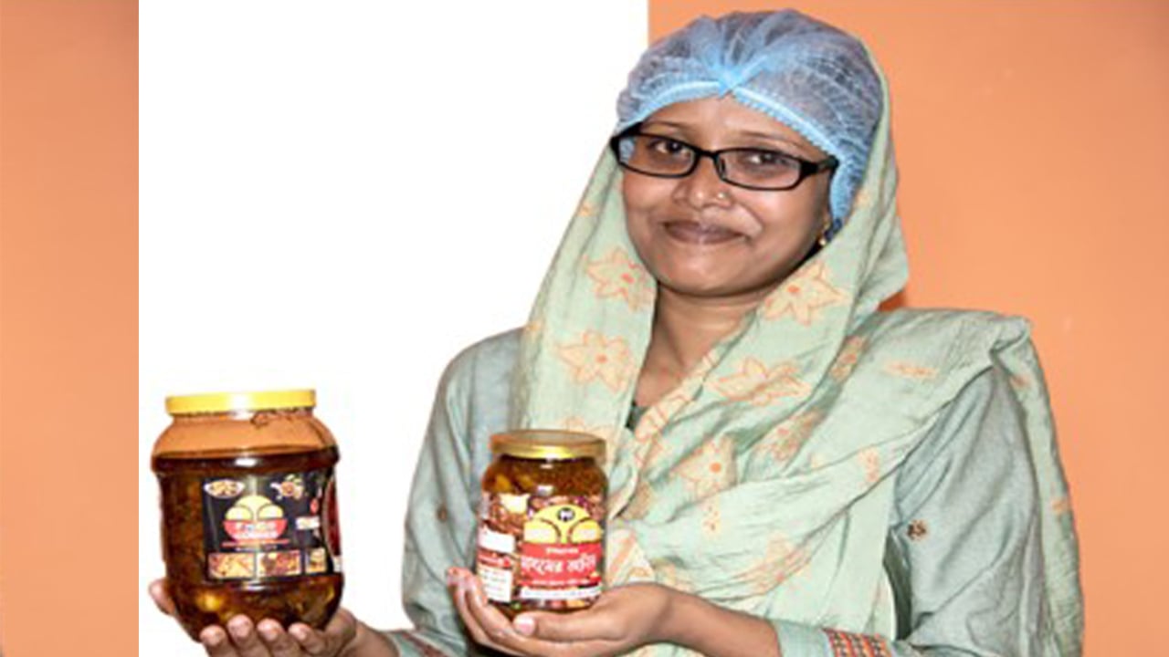 মাসুমার মাংসের আচার যাচ্ছে ১৭ দেশে