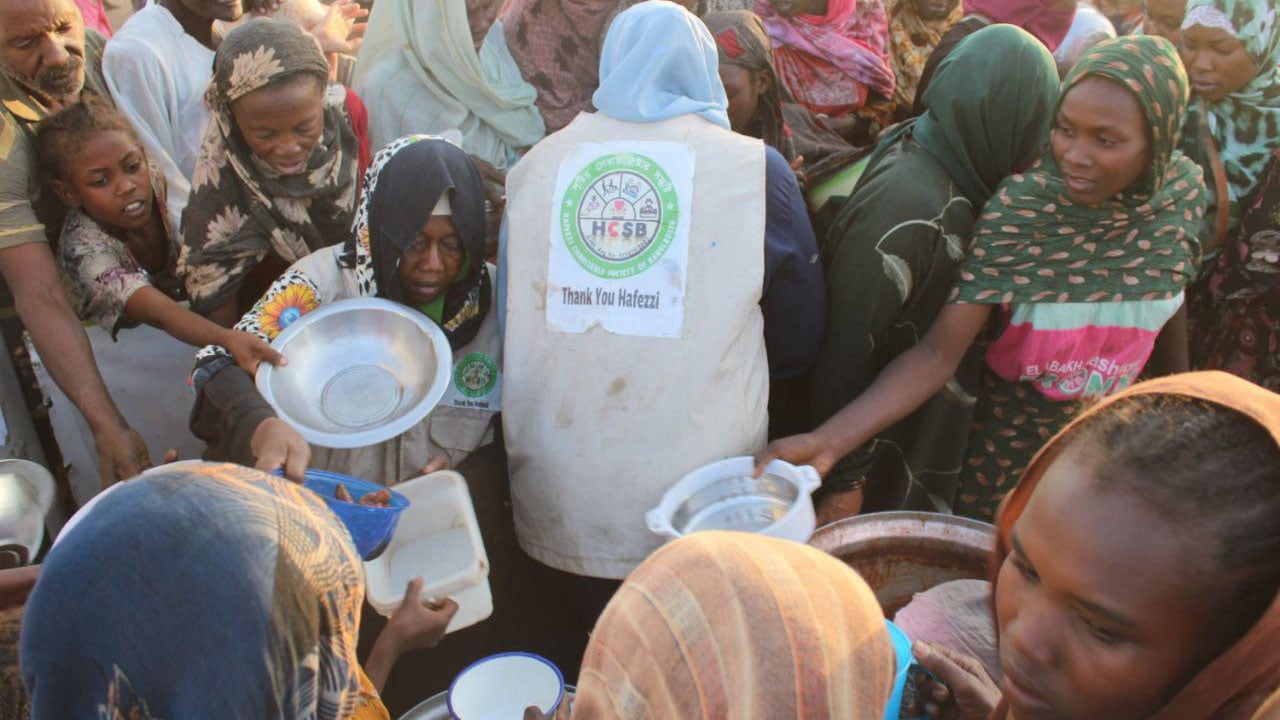 গাজা-সুদানে দেড় লাখ রোজাদারের খাদ্য সহায়তায় টিম হাফেজ্জী