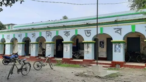 ঠাকুরগাঁওয়ে জালিয়াতি করে ভারপ্রাপ্ত প্রধান শিক্ষক হওয়ার অভিযোগ 