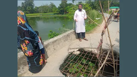 রাণীশংকৈলে পুরোনো সেতু যেন এখন মরণফাঁদ!