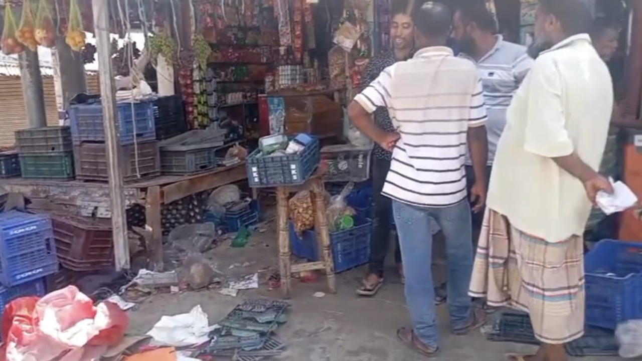 যৌতুকের টাকার গাড়িতে ড্রাইভিং শিখতে গিয়ে আহত ৪
