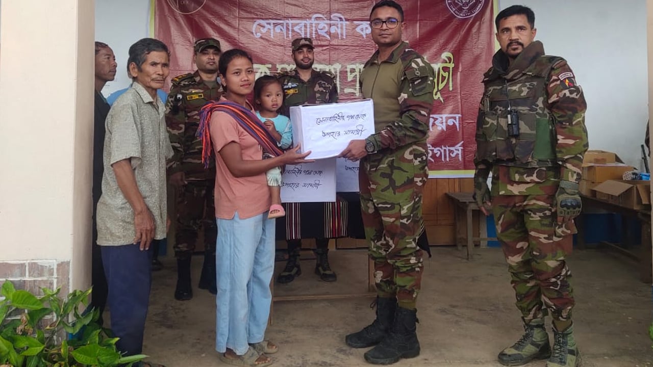 বান্দরবানে গুড ফ্রাইডেতে সেনাবাহিনীর চিকিৎসা ও মানবিক সহায়তা