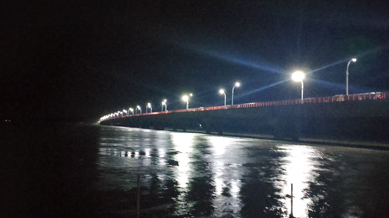 সেতু থেকে লাফ, টিকটক ভিডিও বানাতে গিয়ে নিখোঁজ কলেজছাত্র