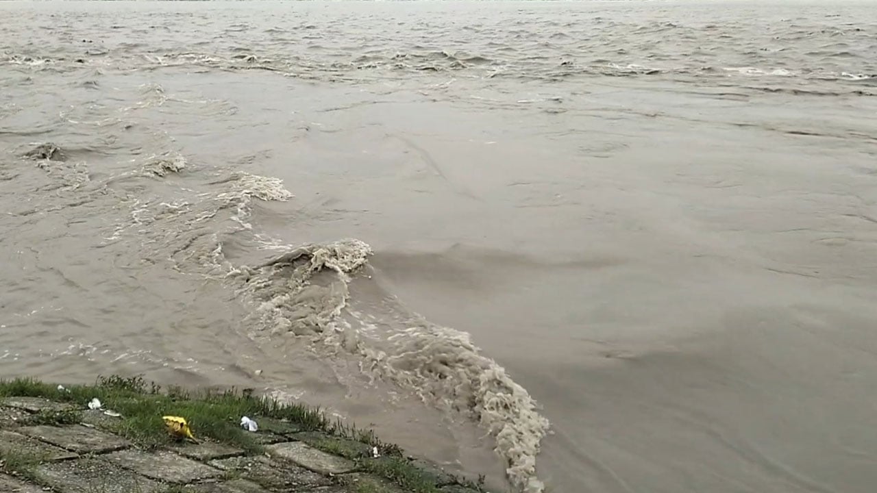 ভারতের ঢল অব্যাহত, উৎকণ্ঠায় তিস্তাপারের মানুষ