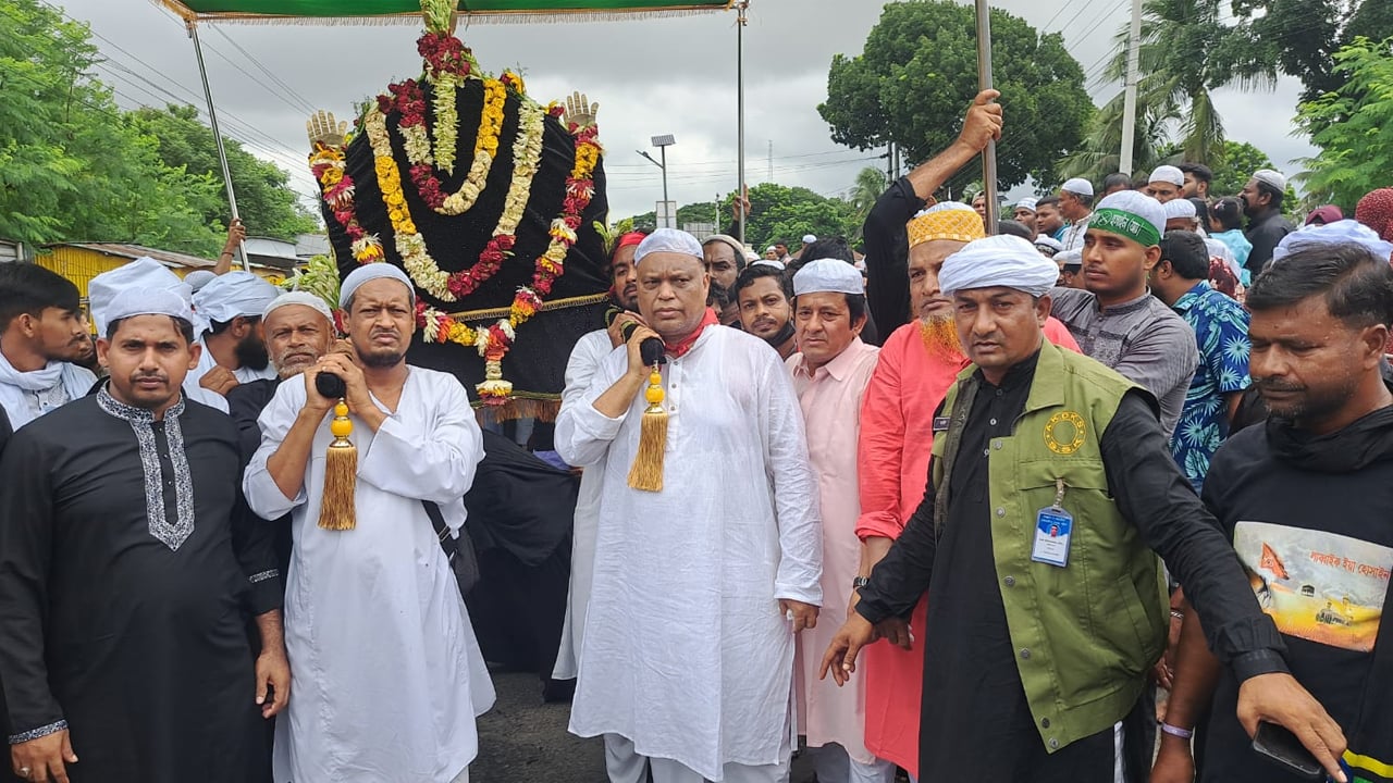 গোয়ালন্দে পৃথক তাজিয়া মিছিল