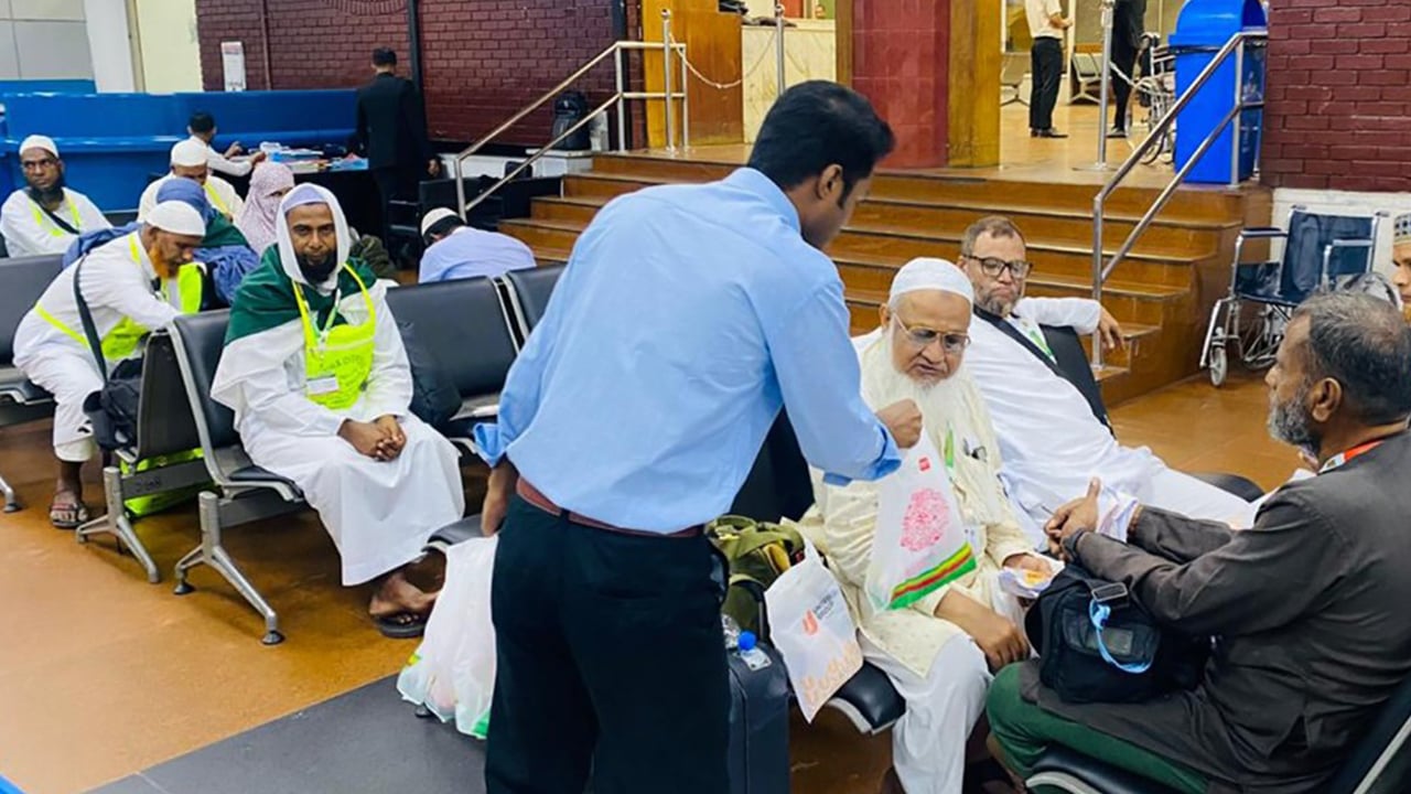 হজযাত্রীদের জন্য প্রাণ-আরএফএল গ্রুপের শুভেচ্ছা উপহার