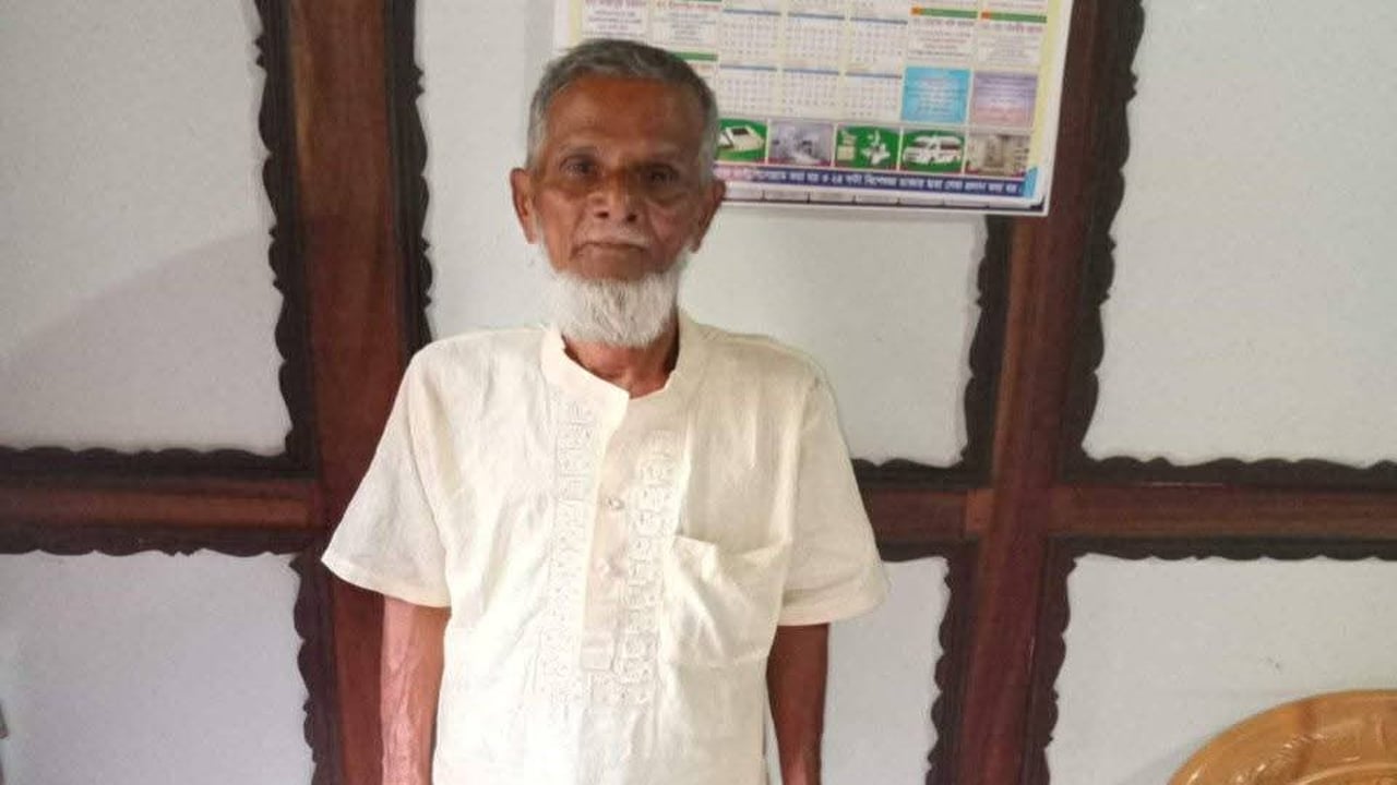 কুড়ালের কোপে বৃদ্ধ খুন, বাবা-ছেলে গ্রেপ্তার
