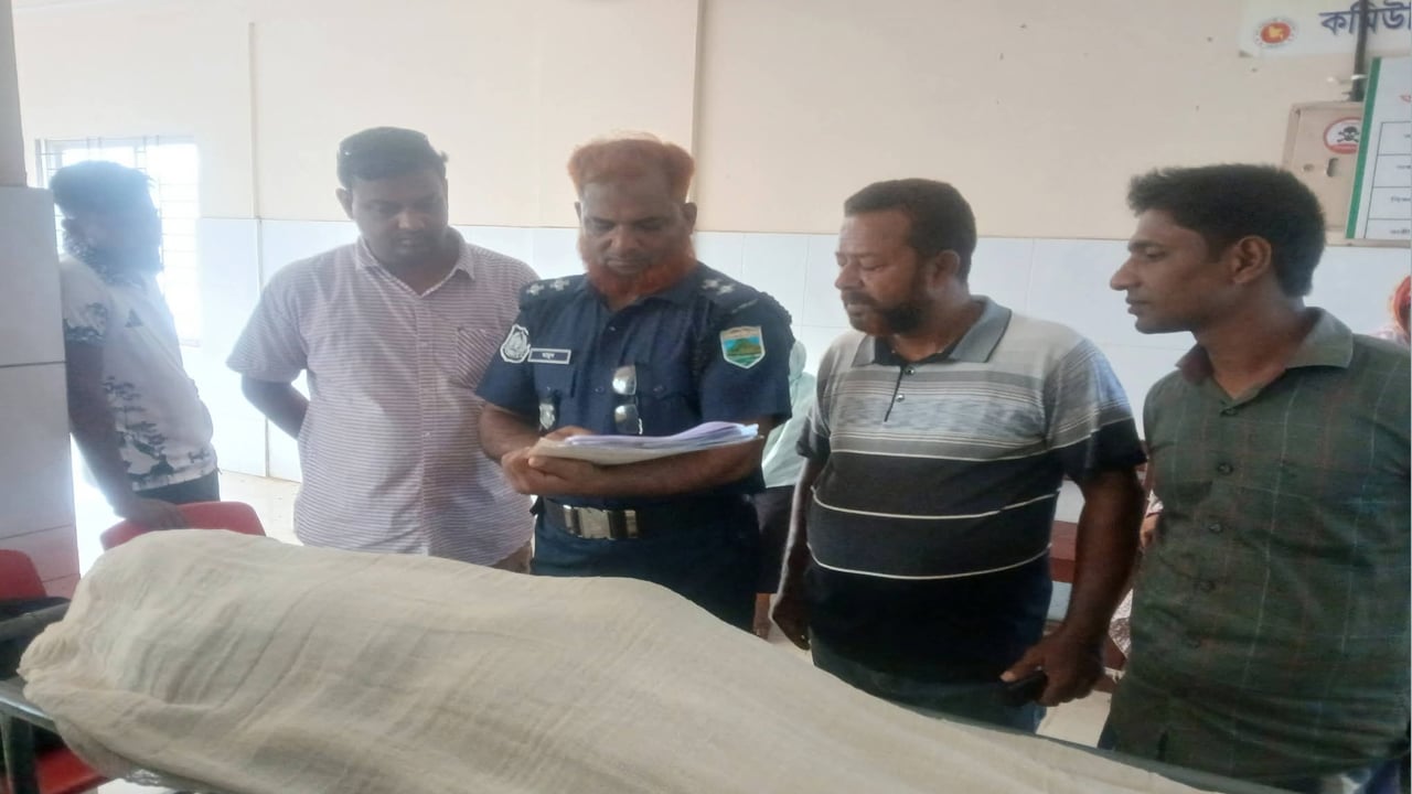 তানোরে পিকআপের ধাক্কায় ব্যবসায়ীর মৃত্যু