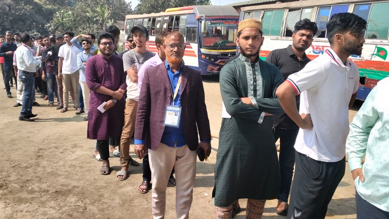 টঙ্গীতে দুপুর পর্যন্ত পড়েছে ৩০ ভাগ ভোট