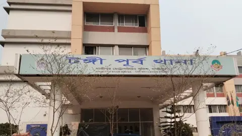 টঙ্গীতে সড়ক দুর্ঘটনায় বাবা-ছেলে নিহত 