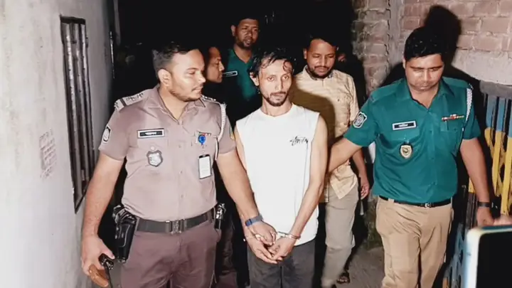 টঙ্গীতে নিজ বাড়িতে ইয়াবা তৈরির কারখানা, গ্রেপ্তার যুবক