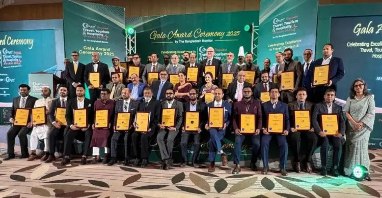 ট্যুরিজম অ্যান্ড হসপিটালিটি খাতে সম্মাননা পেলেন ৩৫ ব্যক্তি ও প্রতিষ্ঠান