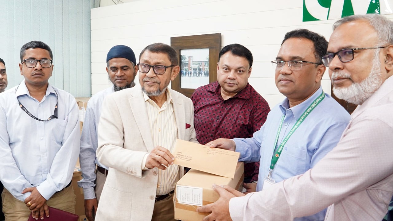 হাসপাতালে চিকিৎসকদের নিরাপত্তায় ‘জরুরি অ্যালার্ম’: স্বাস্থ্যমন্ত্রী