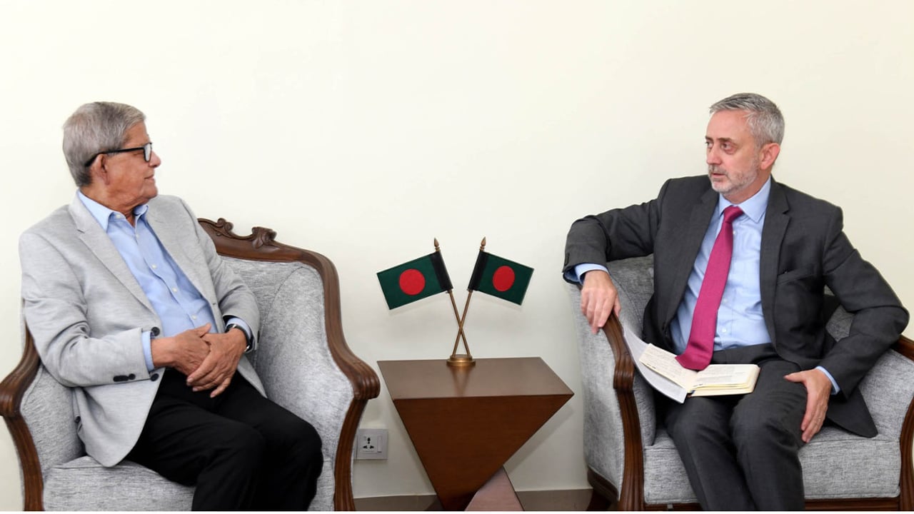 স্থানীয় সরকার মন্ত্রীর সঙ্গে ইউরোপীয় ইউনিয়নের রাষ্ট্রদূতের সাক্ষাৎ