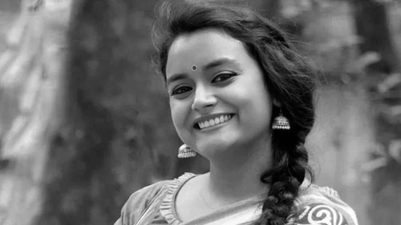 বাসা থেকে ঢাবি শিক্ষার্থীর লাশ উদ্ধার, শিক্ষক আটক