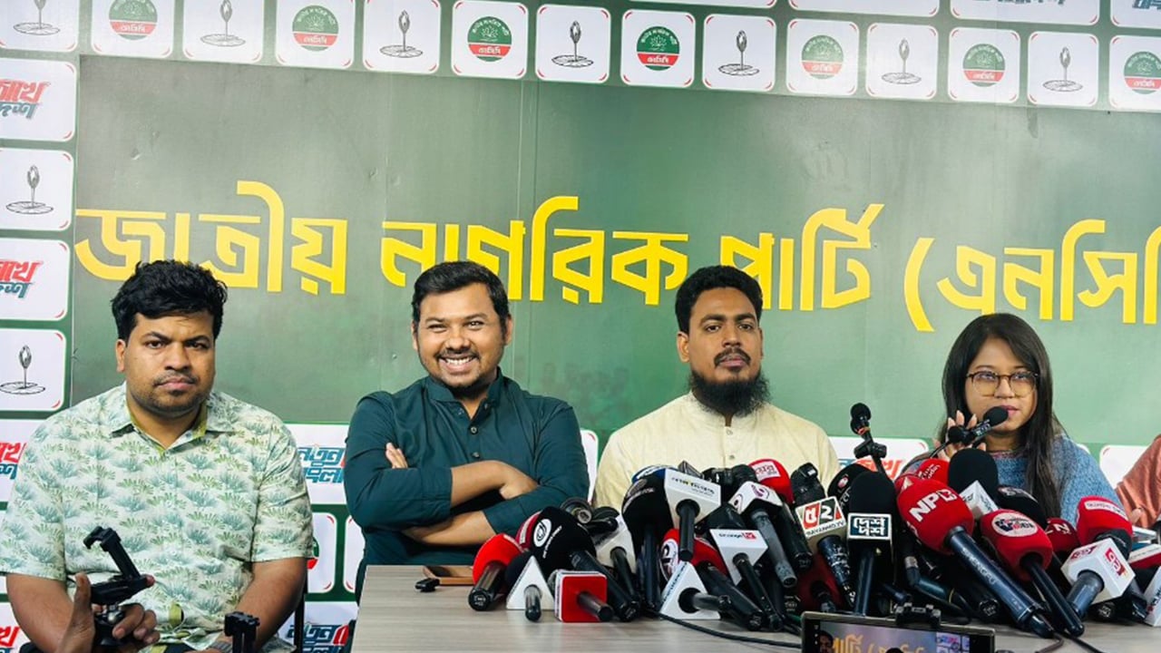 দাম বৃদ্ধির পর তেলের জন্য লাইন উধাও হওয়া নিয়ে প্রশ্ন আখতারের