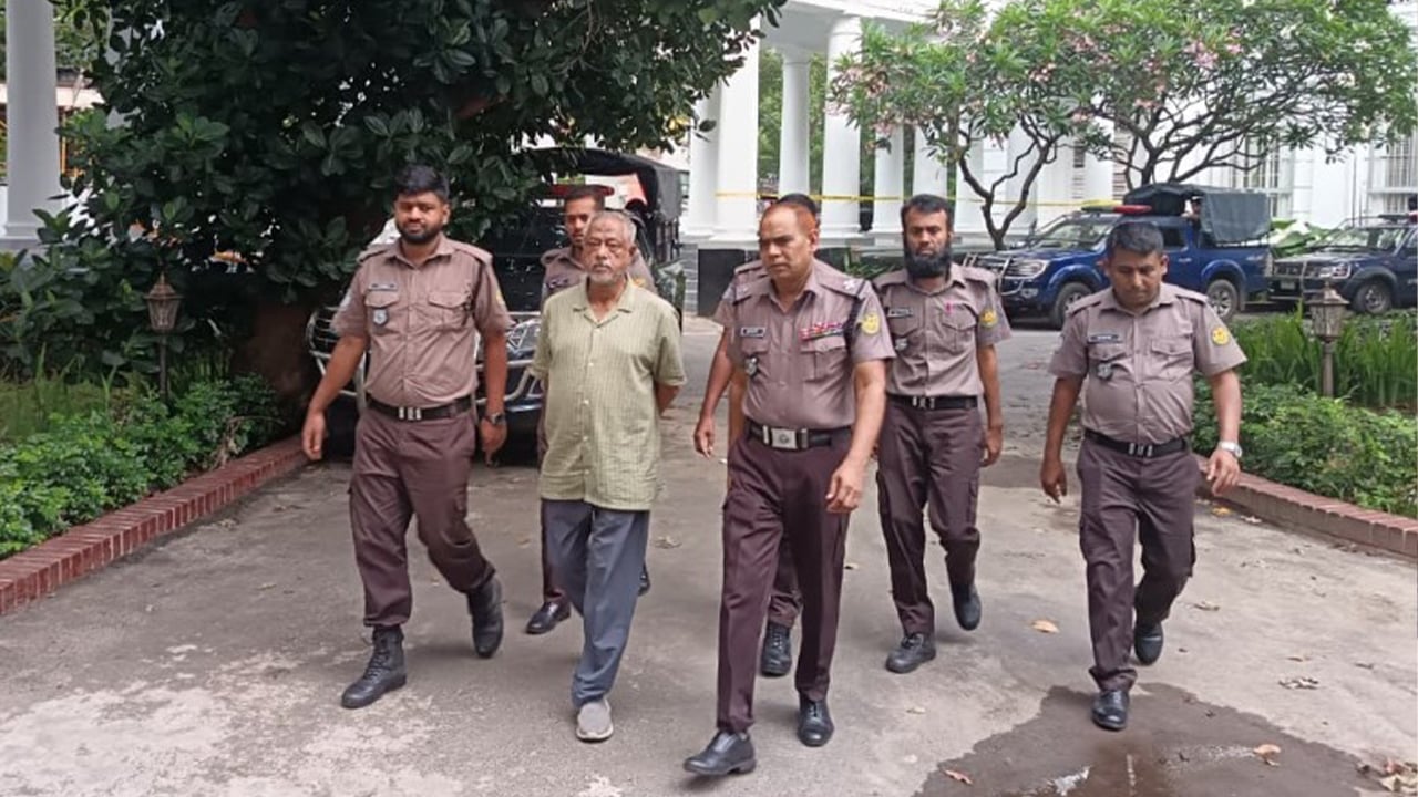 সাবেক সেনা কর্মকর্তা মাসুদ চৌধুরীকে গ্রেপ্তার দেখালো ট্রাইব্যুনাল
