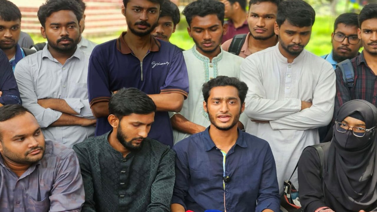 ঢাকা সেন্ট্রাল ইউনিভার্সিটিতে সব সেশনের শিক্ষার্থীদের অন্তর্ভুক্তির দাবি