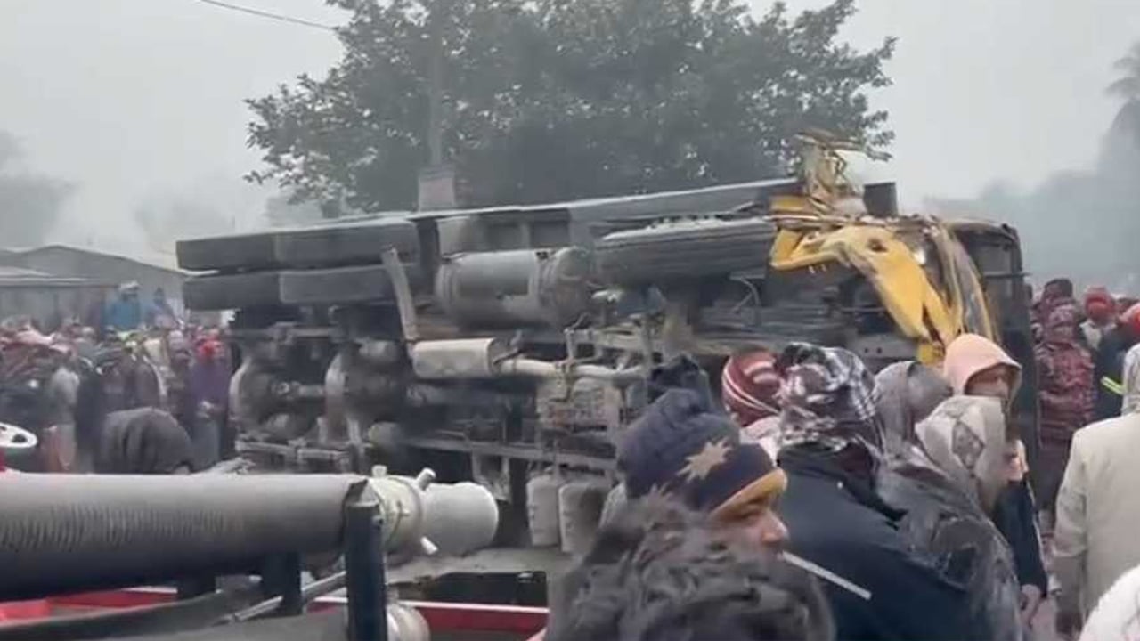 রাজশাহীতে বালু ভর্তি ট্রাক উল্টে নিহত ৪