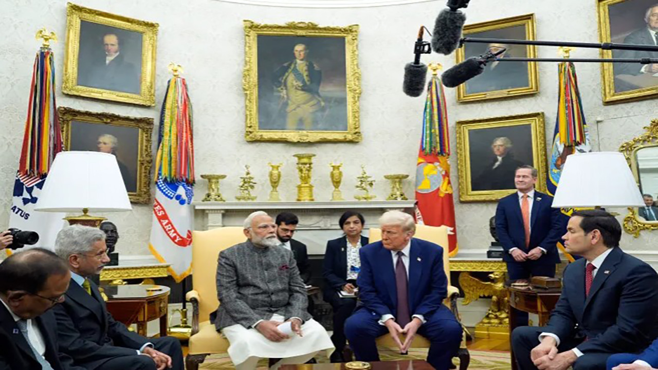 ভারতকে ত্যাগ করছেন ট্রাম্প, কী বার্তা দিচ্ছেন এশিয়াকে?