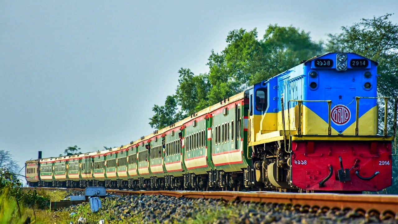 ব্রহ্মপুত্র এক্সপ্রেস লাইনচ্যুত, ময়মনসিংহ-জামালপুর রুটে ট্রেন চলাচল বন্ধ