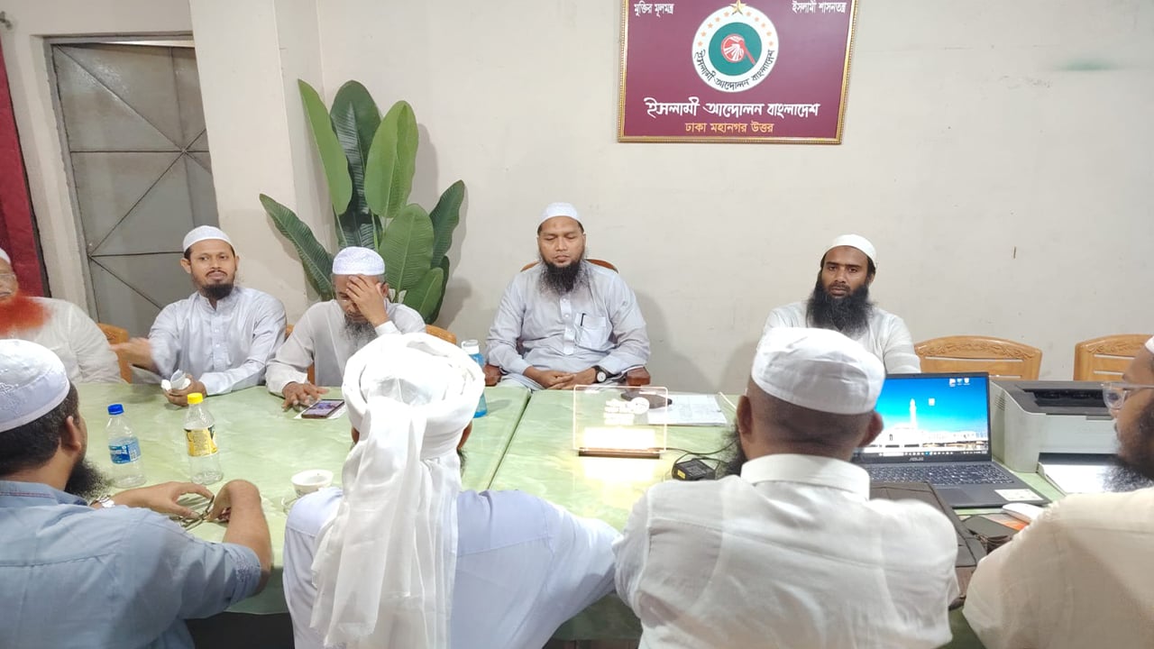 পরিবেশের ভারসাম্য রক্ষায় গাছ লাগাতে হবে