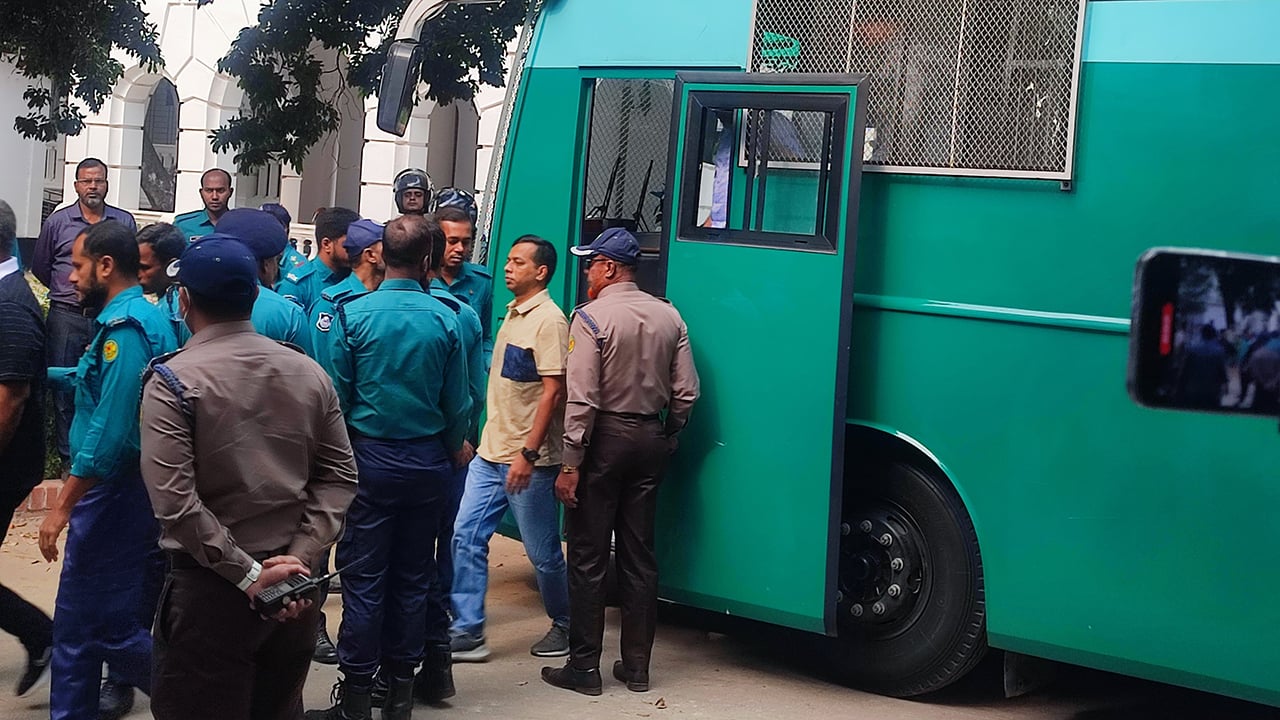 গুমের মামলায় ১০ সেনা কর্মকর্তা ট্রাইব্যুনালে