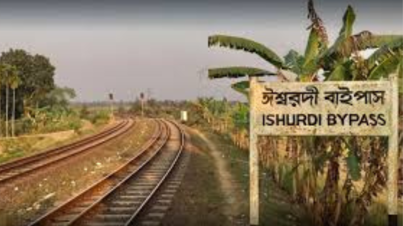 নাটোরে ট্রেনে কাটা পড়ে অজ্ঞাত নারীর মৃত্যু