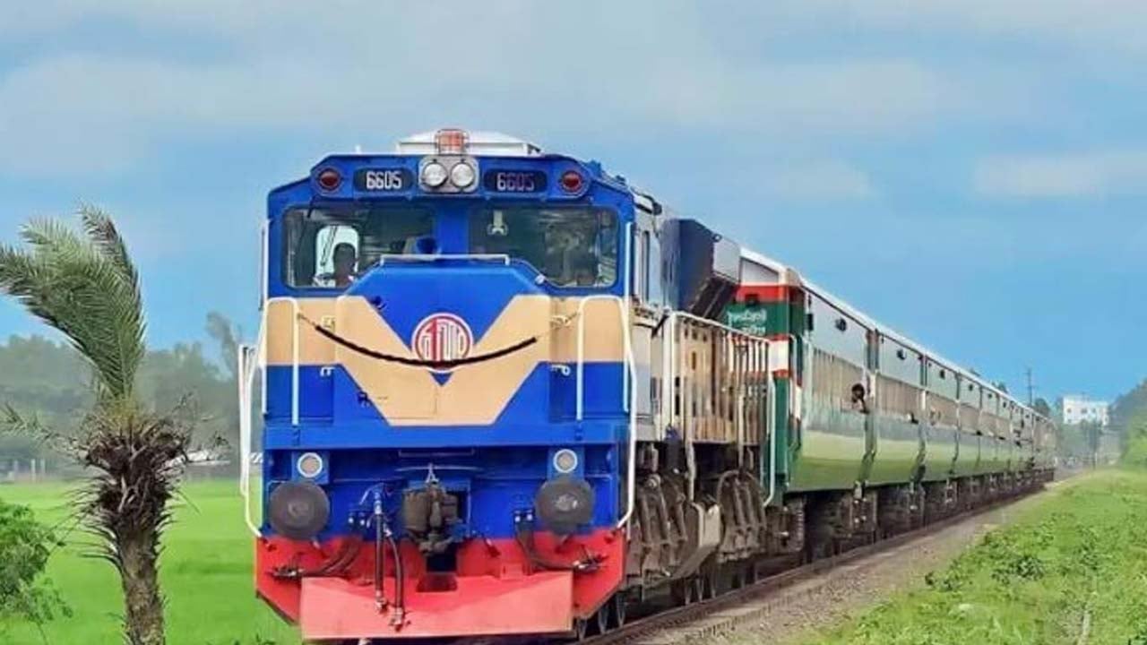 ছয় রুটে বাড়লো ট্রেনের ভাড়া