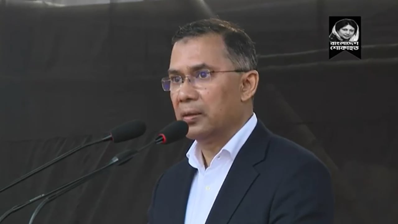 মায়ের জন্য দোয়া চাইলেন ছেলে