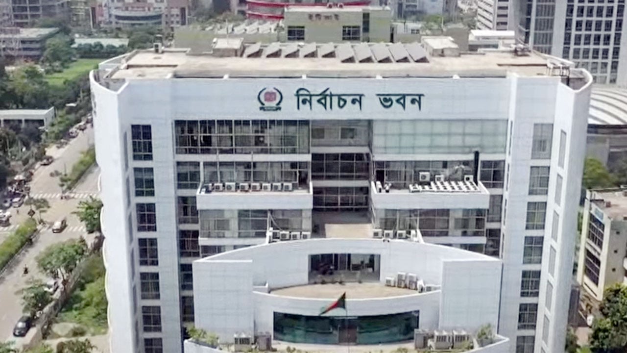 রিটার্নিং কর্মকর্তাদের কাছে পৌঁছেছে ৭ লাখ ৩০ হাজার পোস্টাল ভোট