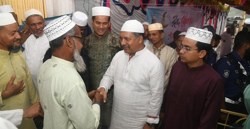 নিজ এলাকায় ঈদের নামাজ আদায় করেছেন তথ্যমন্ত্রী