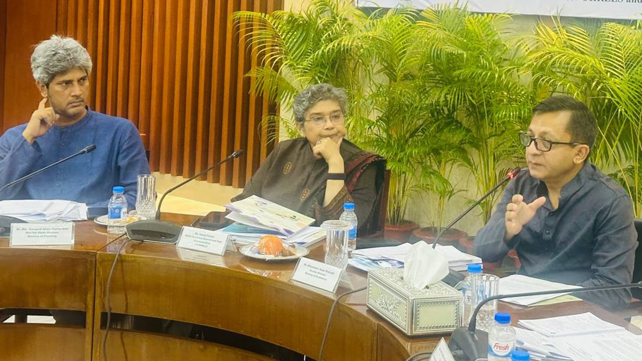 ঋণ ব্যবস্থাপনা ও করের আওতা বাড়ানোর ওপর জোর বাণিজ্যমন্ত্রীর