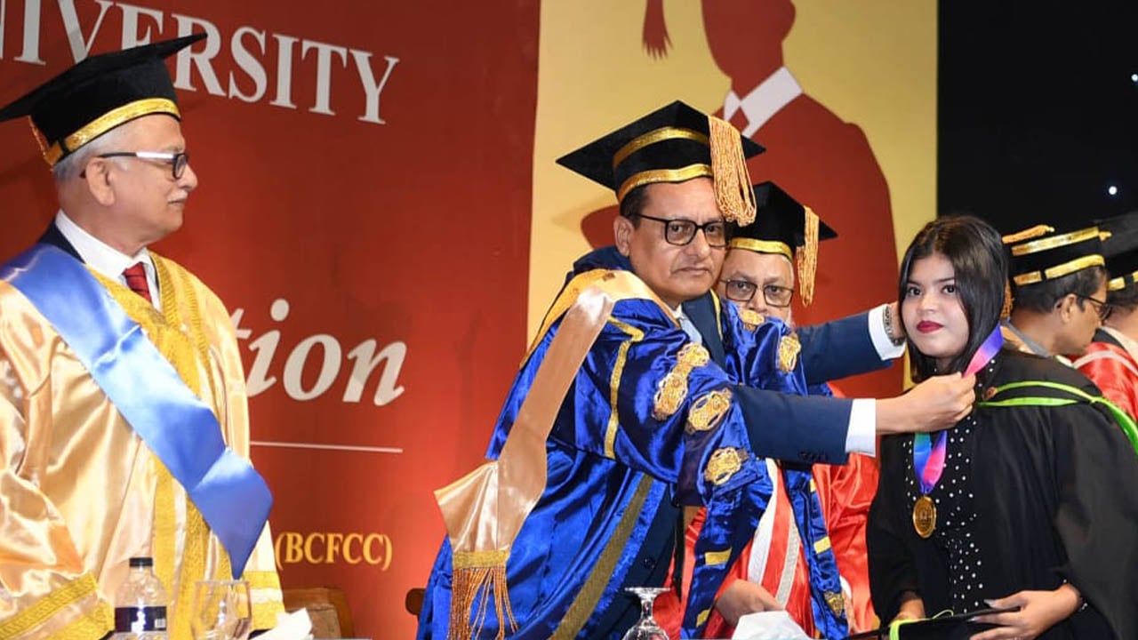 উচ্চ শিক্ষার ভাষা হিসেবে বাংলাকে প্রতিষ্ঠিত করতে চাই