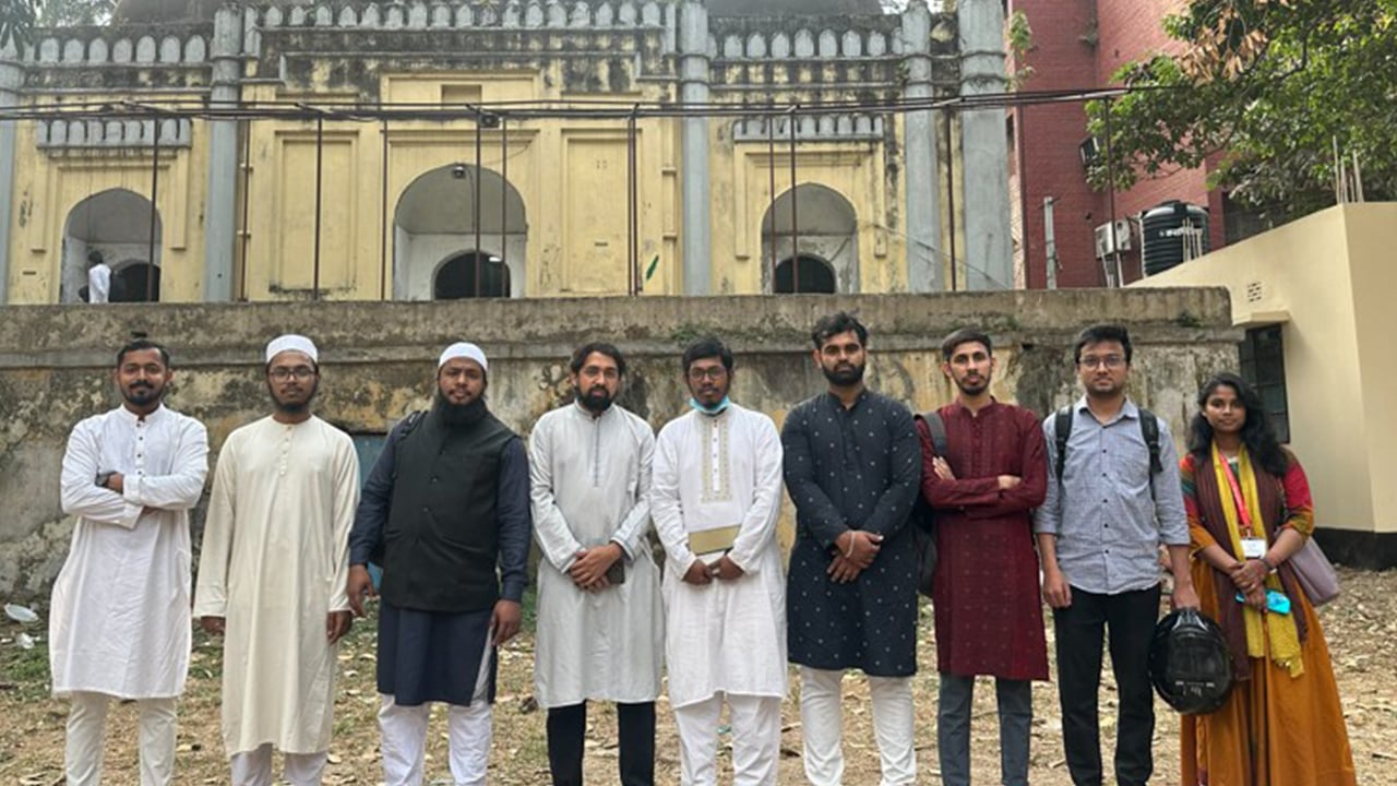 সময়ের ধুলায় ঢাকা জাগ্রত বিদ্রোহ