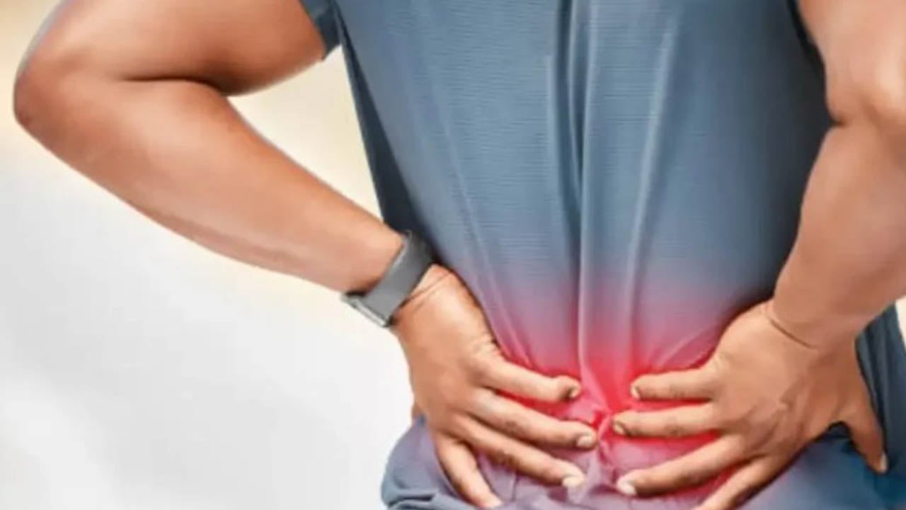 জেনে নিন পিঠের ব্যথা এড়ানোর সঠিক উপায়