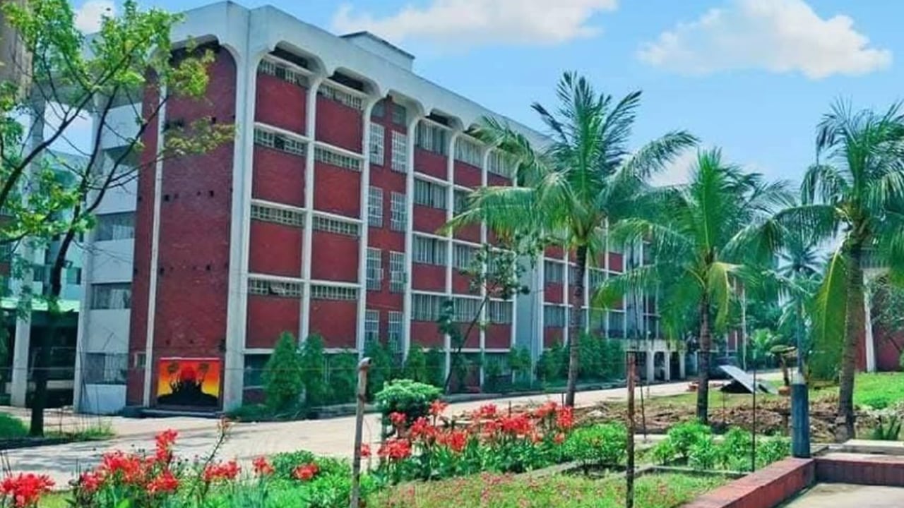 উচ্চশিক্ষার প্রাণকেন্দ্র জাতীয় বিশ্ববিদ্যালয়