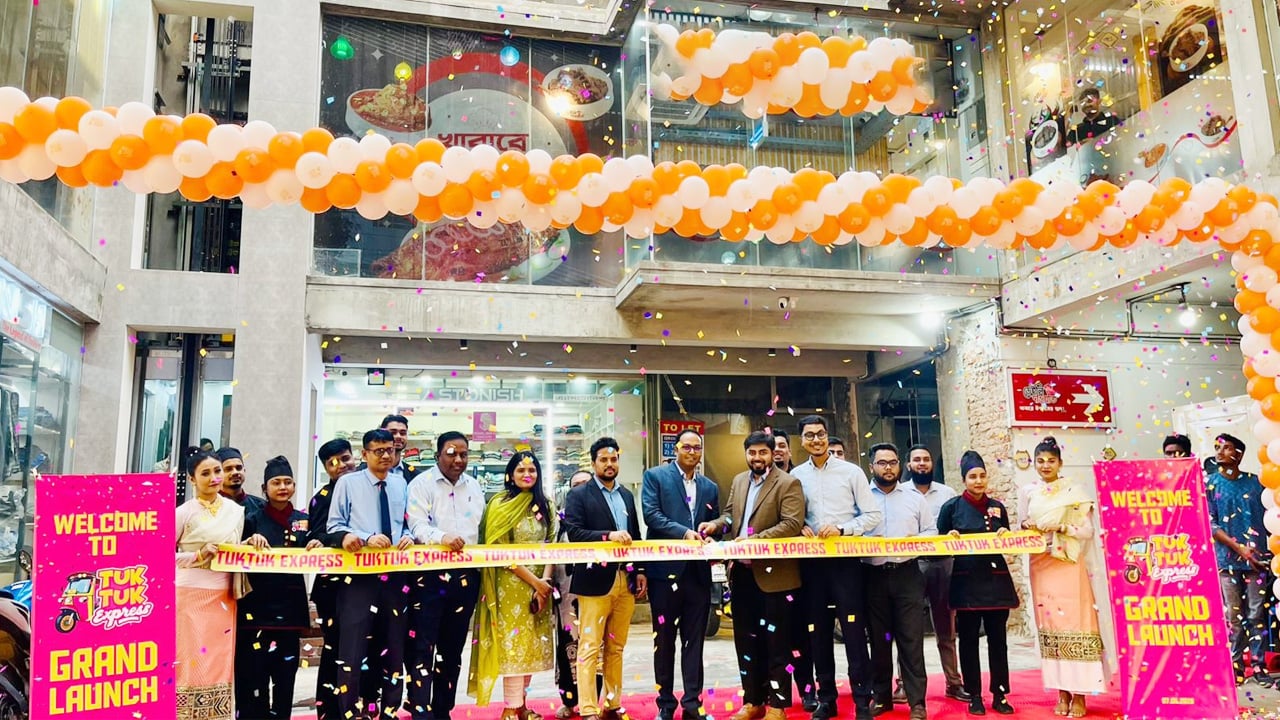 গুলশানে যাত্রা শুরু করল থাই রেস্টুরেন্ট টুকটুক এক্সপ্রেস