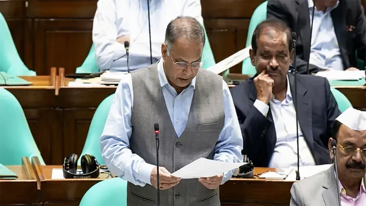 তেলের দাম বাড়ানোর বিষয়ে সংসদে যা বললেন জ্বালানিমন্ত্রী