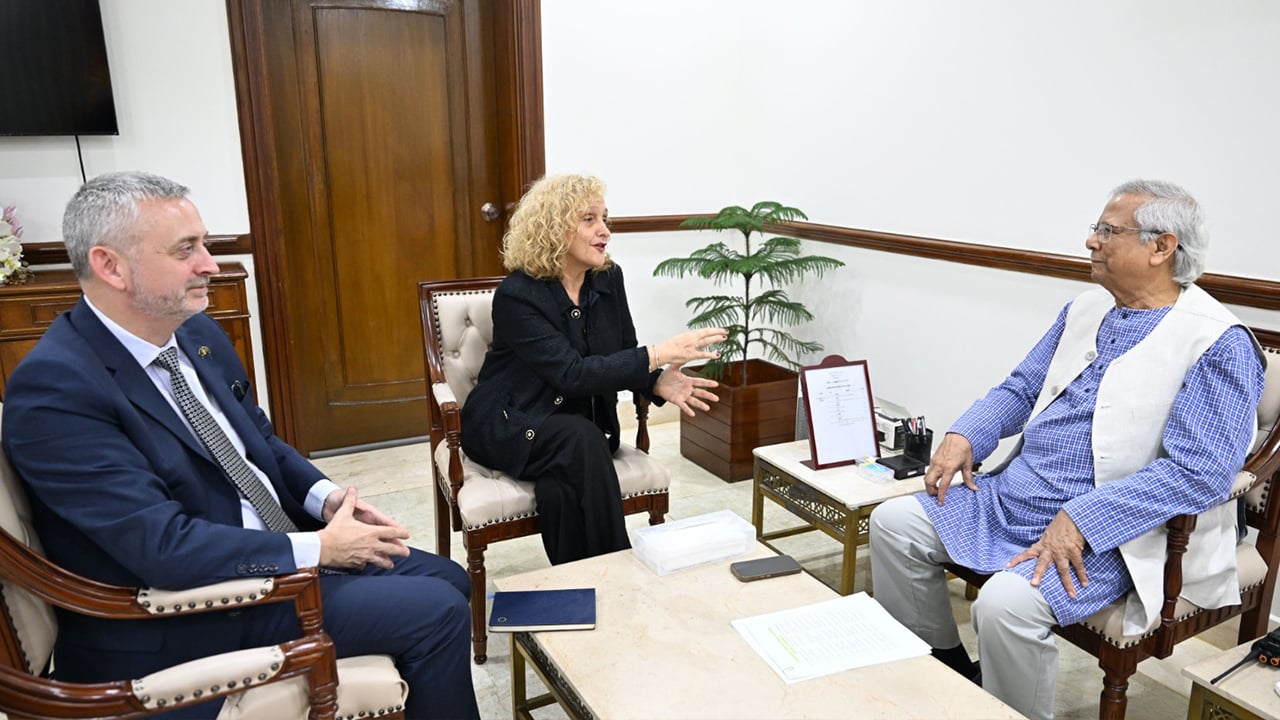 ইইউ’র সঙ্গে মুক্ত বাণিজ্য চুক্তি নিয়ে আলোচনার আহ্বান