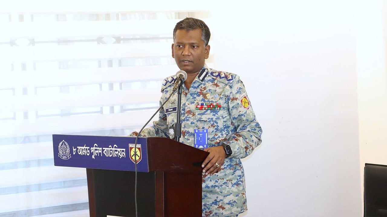 রোহিঙ্গা ক্যাম্পের দুষ্কৃতিকারীদের বিরুদ্ধে কঠোর অবস্থানে ৮ এপিবিএন