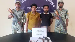 উখিয়ায় দেশীয় অস্ত্র ও গুলিসহ রোহিঙ্গা দুই ভাই গ্রেপ্তার