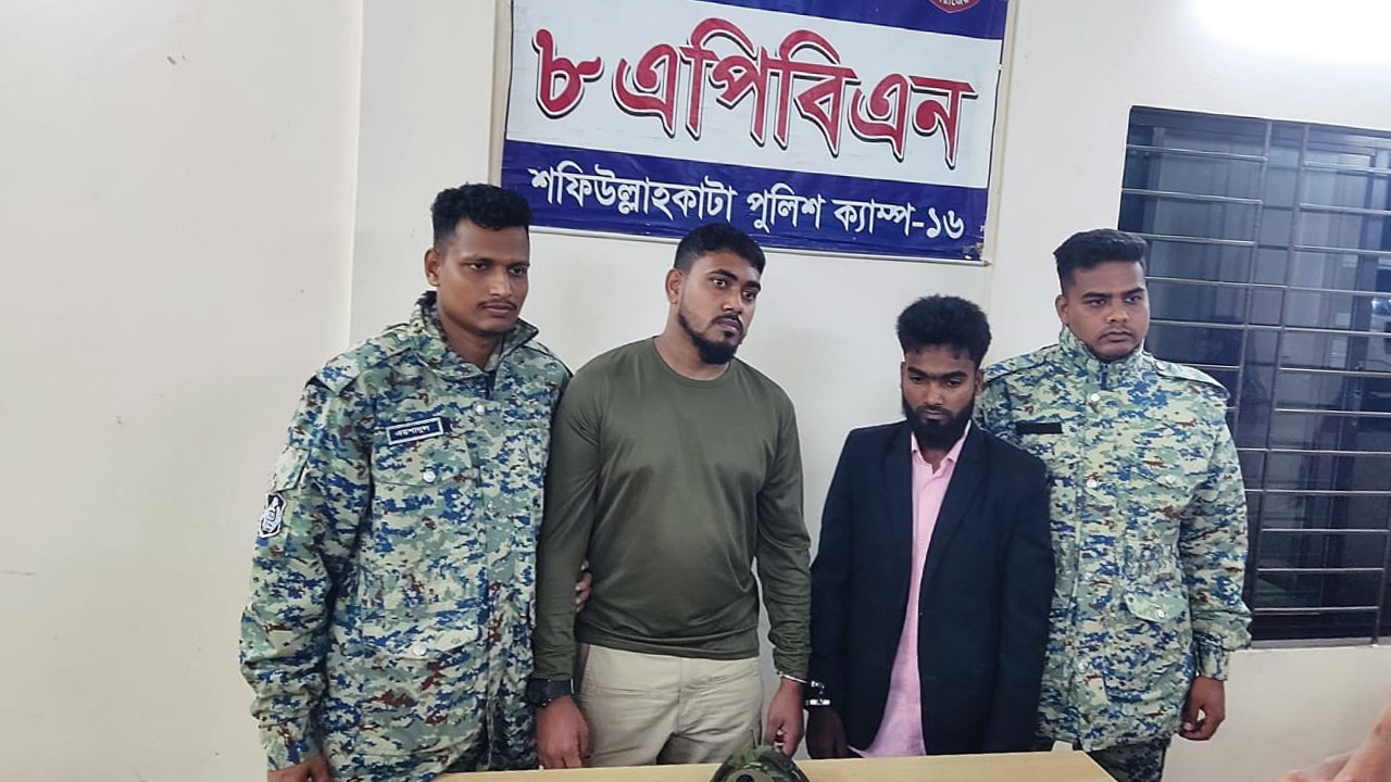 রোহিঙ্গা ক্যাম্পে ২ ভুয়া সেনা কর্মকর্তা আটক