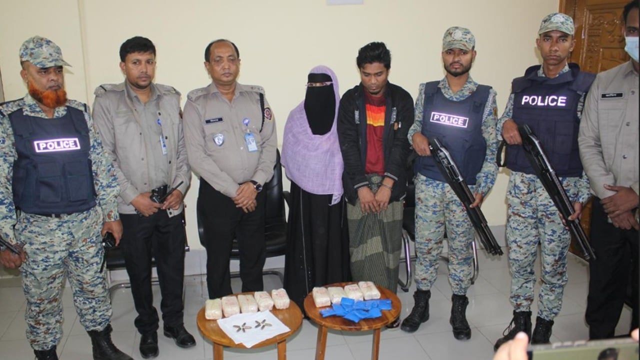 উখিয়ায় ইয়াবা-গুলিসহ রোহিঙ্গা নারী-পুরুষ গ্রেপ্তার