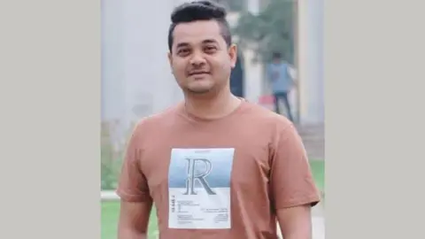 সিরাজগঞ্জে যুবককে কুপিয়ে হত্যার অভিযোগে ছাত্রলীগ নেতা গ্রেপ্তার
