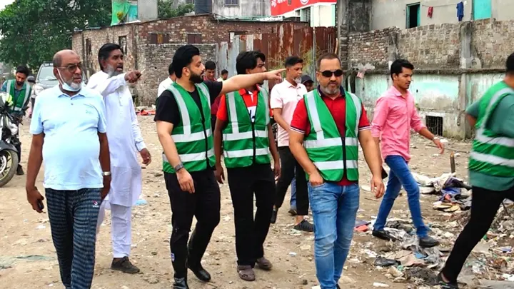 মাদক বিক্রেতাদের হাতেনাতে ধরলেন ইশরাক, গুঁড়িয়ে দিলেন আস্তানা