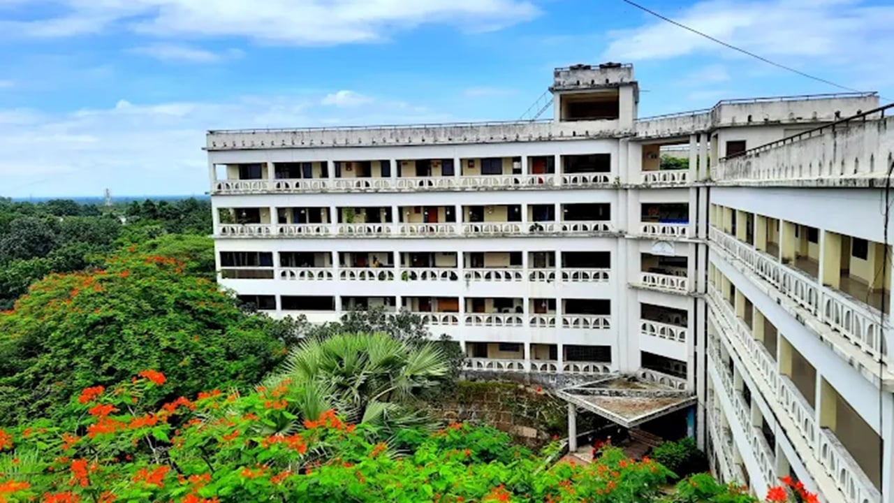 কুকসু গঠনতন্ত্র সিন্ডিকেটে পাস, অনুমোদনের জন্য ইউজিসিতে