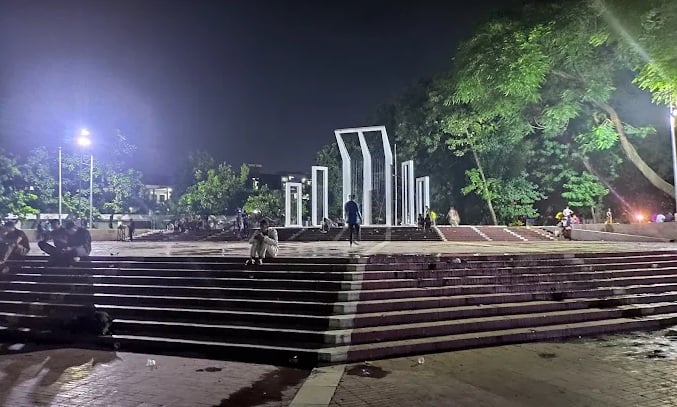 কেন্দ্রীয় শহীদ মিনার এলাকায় কনটেন্ট ক্রিয়েটরকে কুপিয়ে হত্যা